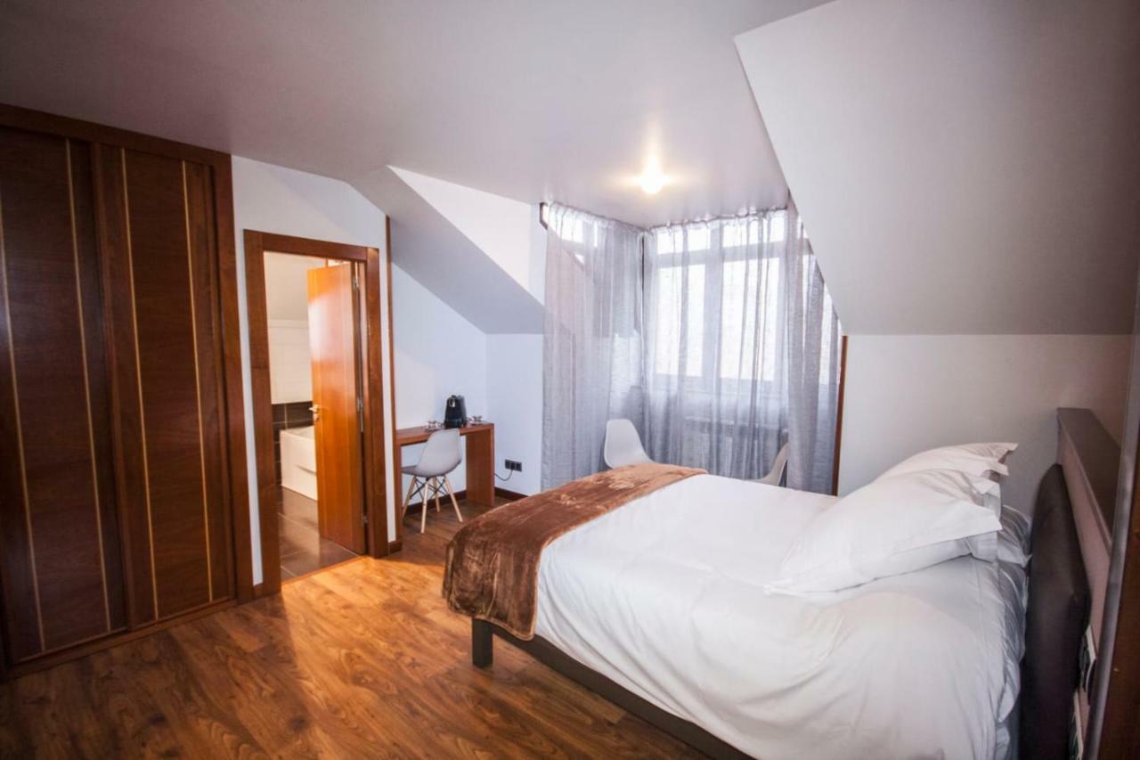 Hospedium Hotel La Casona Del Conde Noreña Kültér fotó