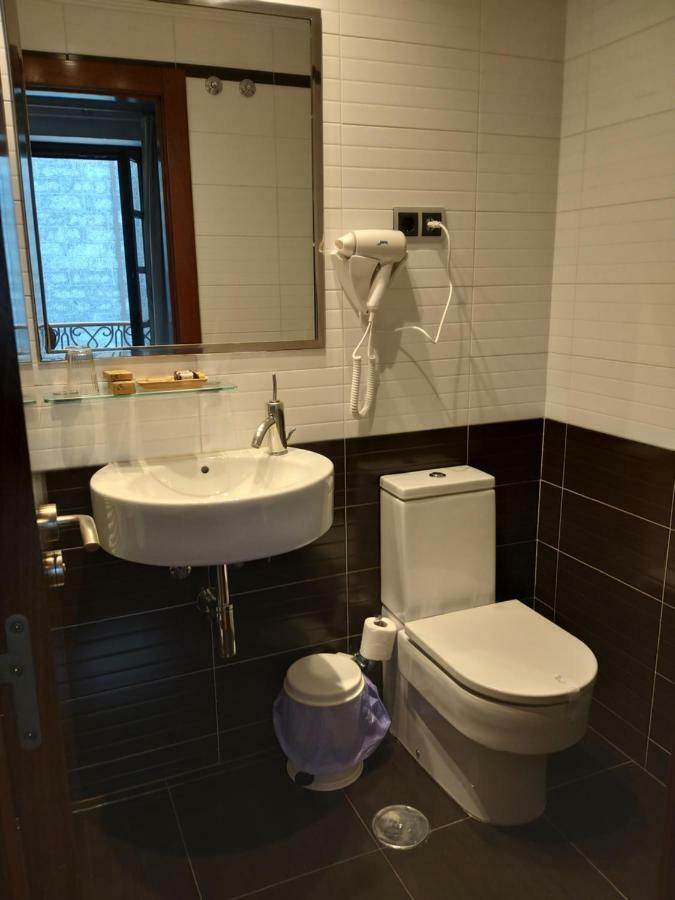 Hospedium Hotel La Casona Del Conde Noreña Kültér fotó