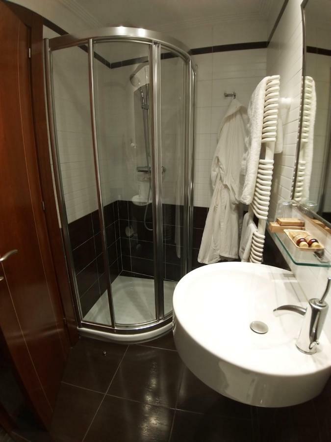 Hospedium Hotel La Casona Del Conde Noreña Kültér fotó