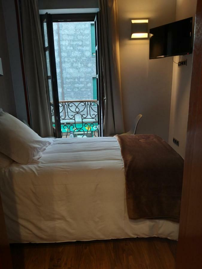 Hospedium Hotel La Casona Del Conde Noreña Kültér fotó